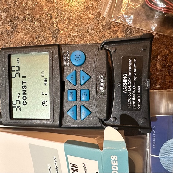 Ultima 5 Digital tens unit lot fancy electrodes sp2020 pain muscle back neck - Picture 2 of 11